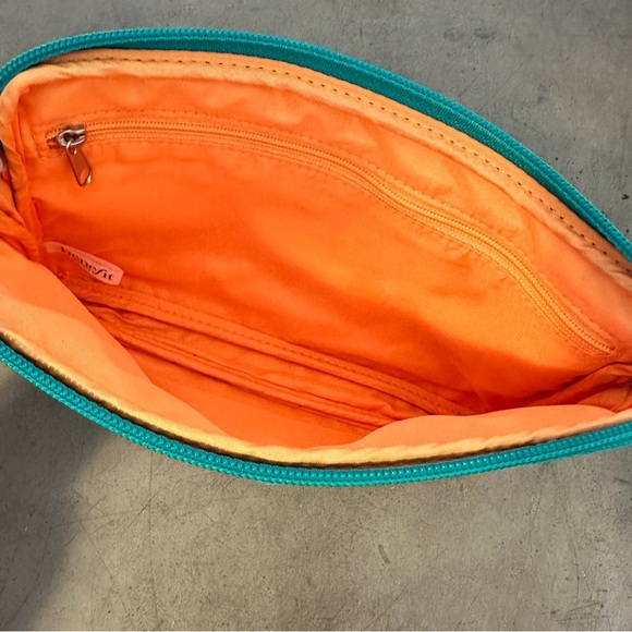 🎀 Benefit Makeup Bag | Pink Zipper Pouch | Travel Cosmetic Organizer - Picture 4 of 6